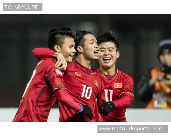 哈兰德分享与家人温馨合照感慨兄弟情深老大陪伴温暖心灵