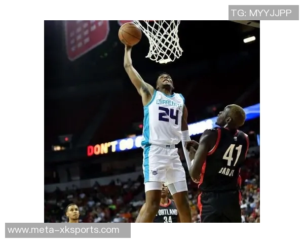 米勒表现低迷19投仅5中贡献17分5篮板5助攻并出现5次失误